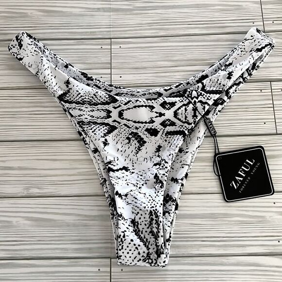 ZAFUL Halter Snakeskin Bikini bottom NWT - Picture 1 of 4